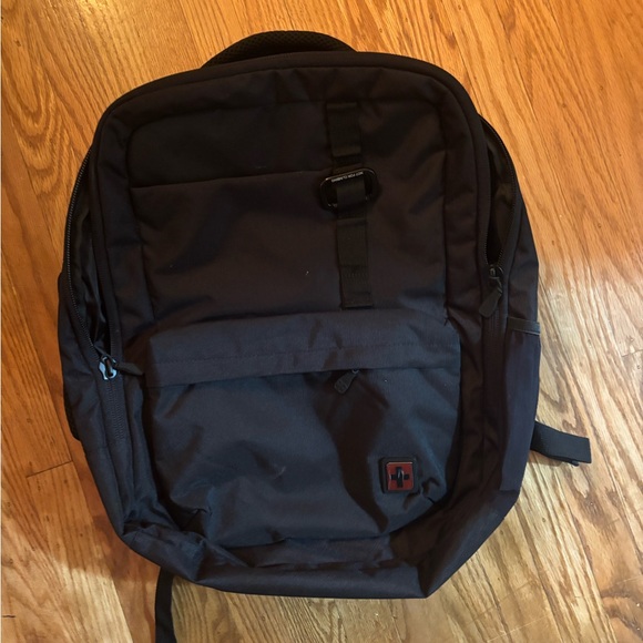 Swiss Tech Black Backpack Durable and Utilitarian - Picture 1 of 3
